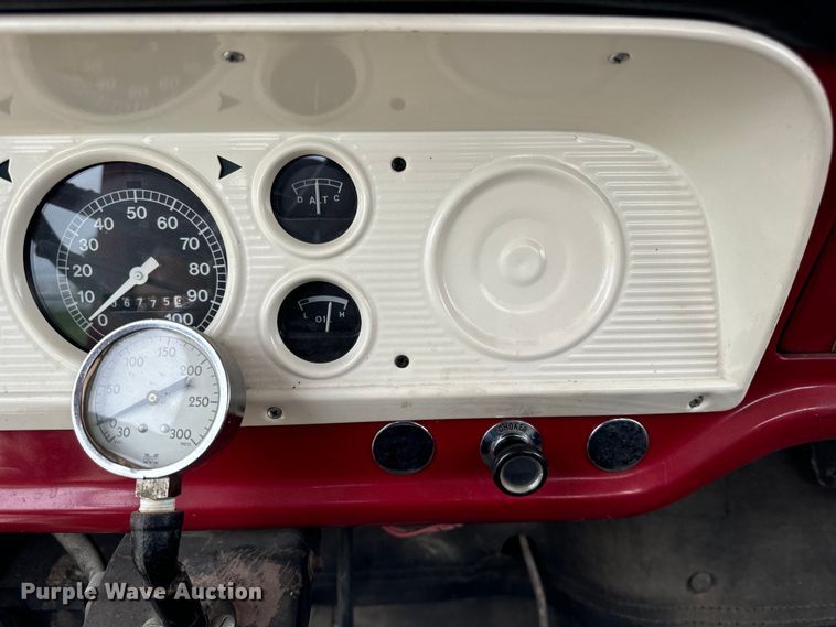 image for item DV5865 1972 Ford  F600 with Vermeer tree spade