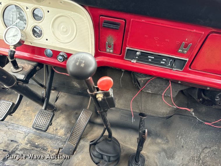 image for item DV5865 1972 Ford  F600 with Vermeer tree spade