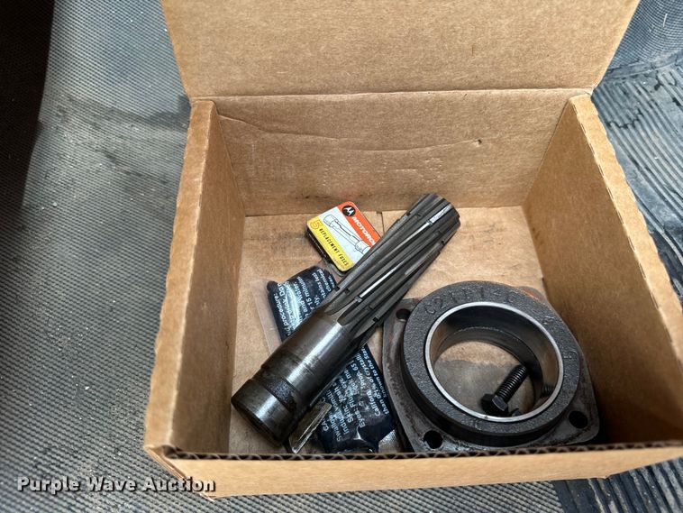 image for item DV5865 1972 Ford  F600 with Vermeer tree spade