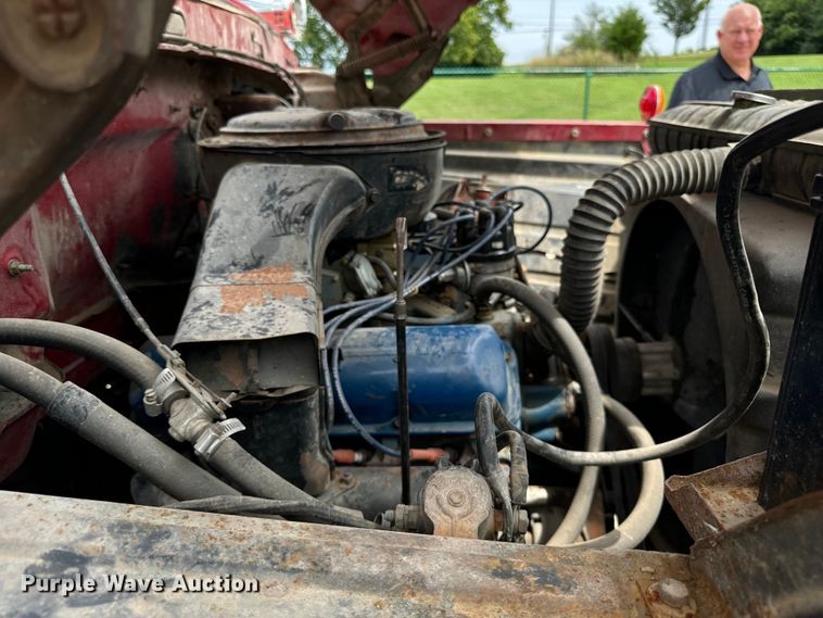 image for item DV5865 1972 Ford  F600 with Vermeer tree spade