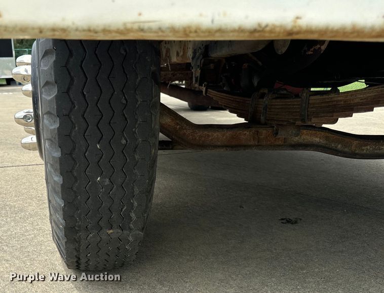 image for item DV5865 1972 Ford  F600 with Vermeer tree spade