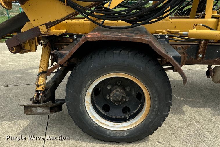 image for item DV5865 1972 Ford  F600 with Vermeer tree spade