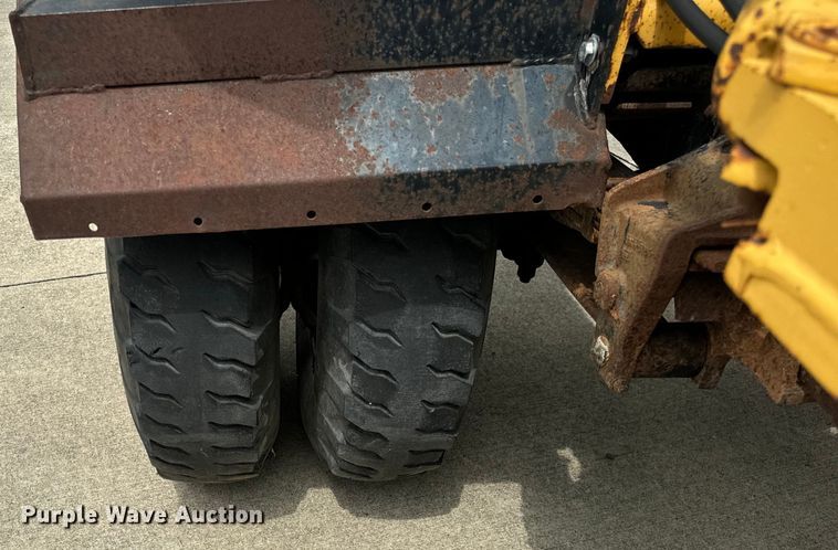 image for item DV5865 1972 Ford  F600 with Vermeer tree spade