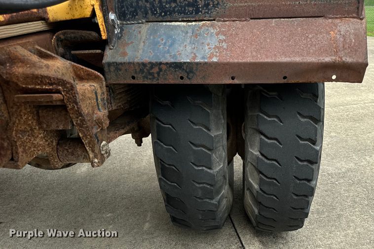 image for item DV5865 1972 Ford  F600 with Vermeer tree spade