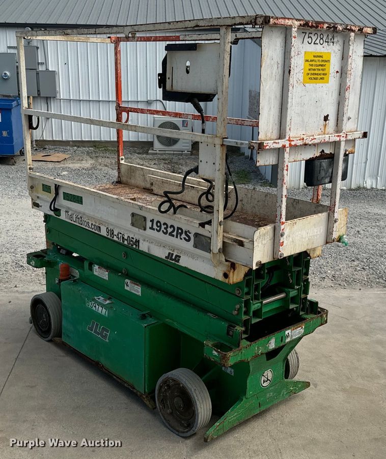 image for item DX1012 2015 JLG 1932RS scissor lift