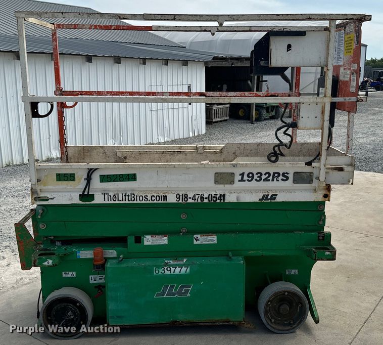 image for item DX1012 2015 JLG 1932RS scissor lift