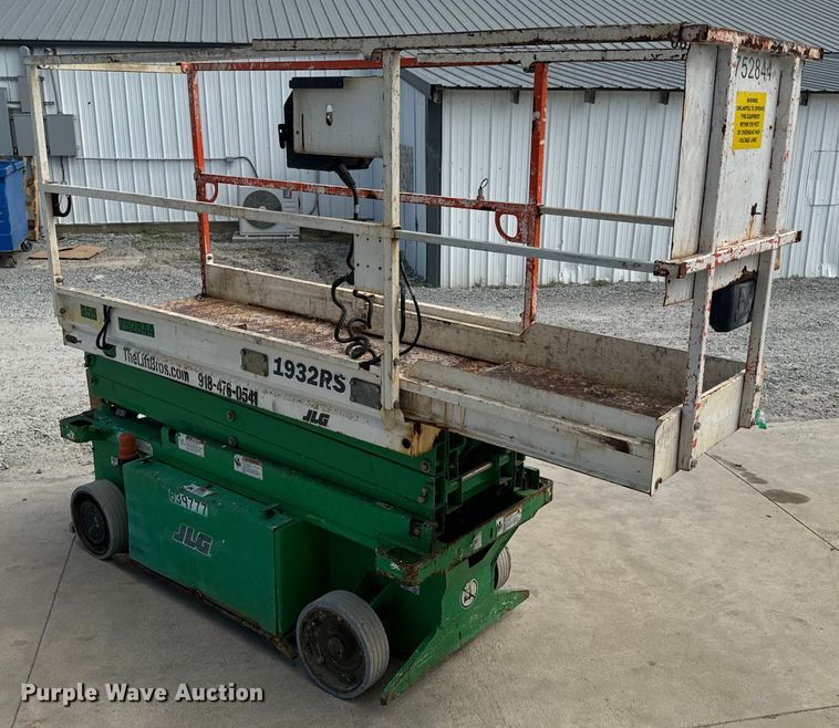 image for item DX1012 2015 JLG 1932RS scissor lift