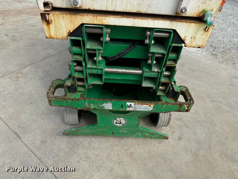 image for item DX1012 2015 JLG 1932RS scissor lift
