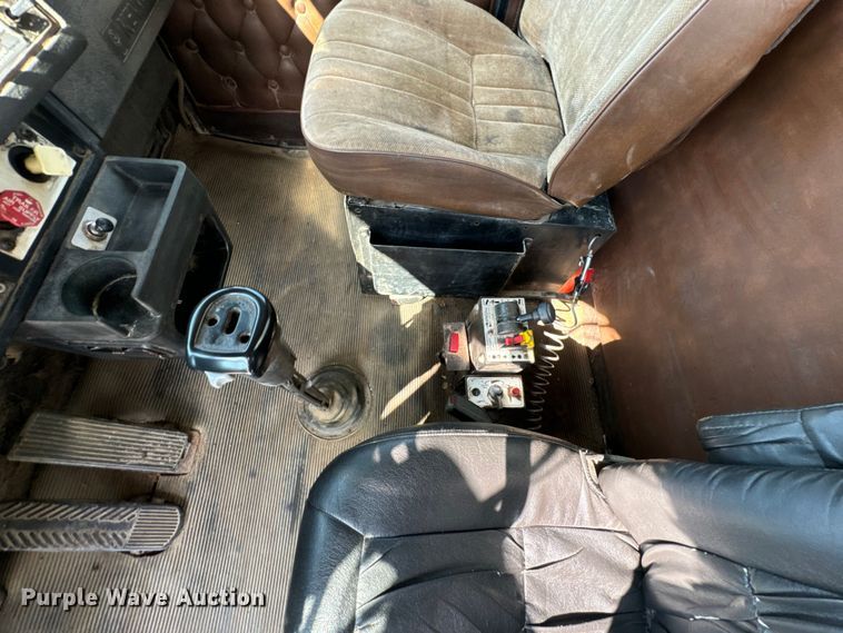 image for item DX1033 1994 Kenworth W900B dump truck