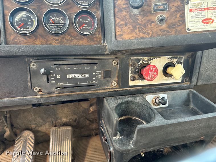 image for item DX1033 1994 Kenworth W900B dump truck