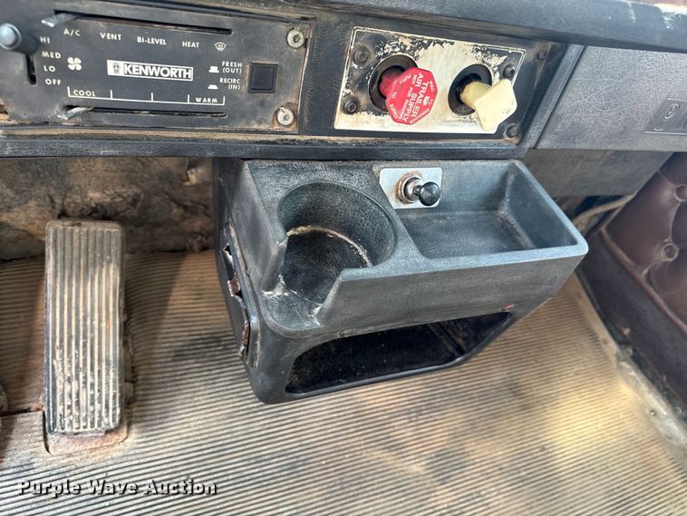 image for item DX1033 1994 Kenworth W900B dump truck