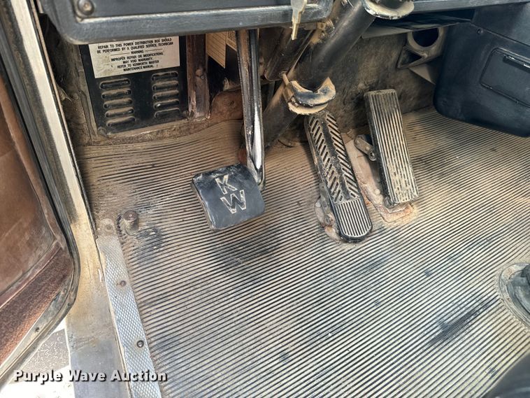 image for item DX1033 1994 Kenworth W900B dump truck