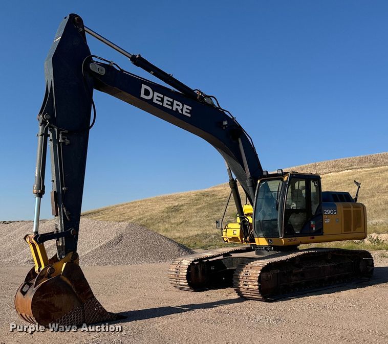 image for item DX3517 2014 John Deere  290G excavator