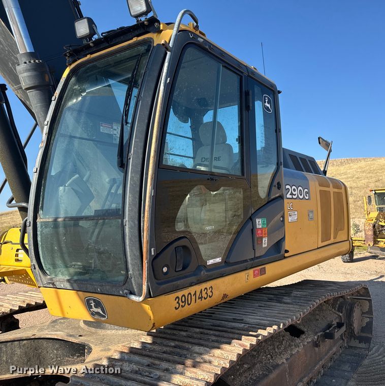 image for item DX3517 2014 John Deere  290G excavator