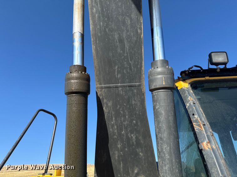 image for item DX3517 2014 John Deere  290G excavator