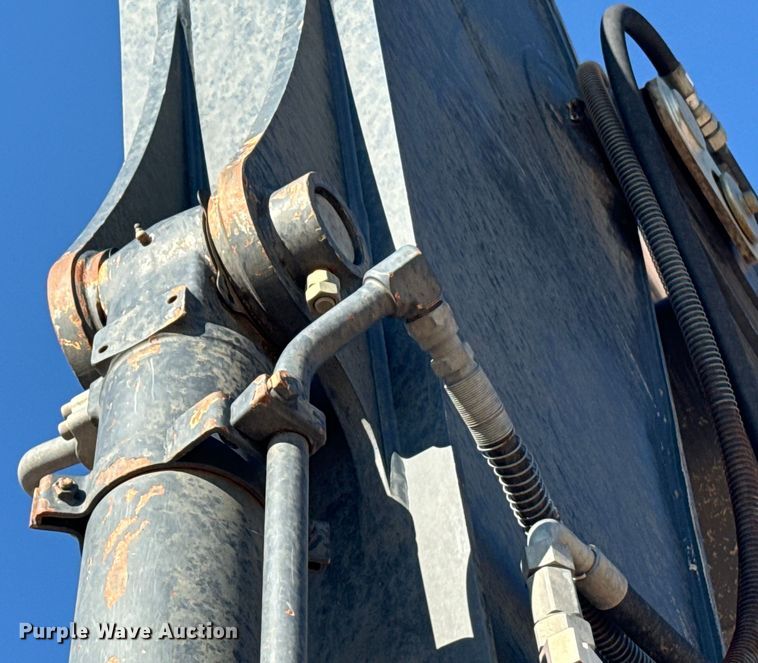 image for item DX3517 2014 John Deere  290G excavator