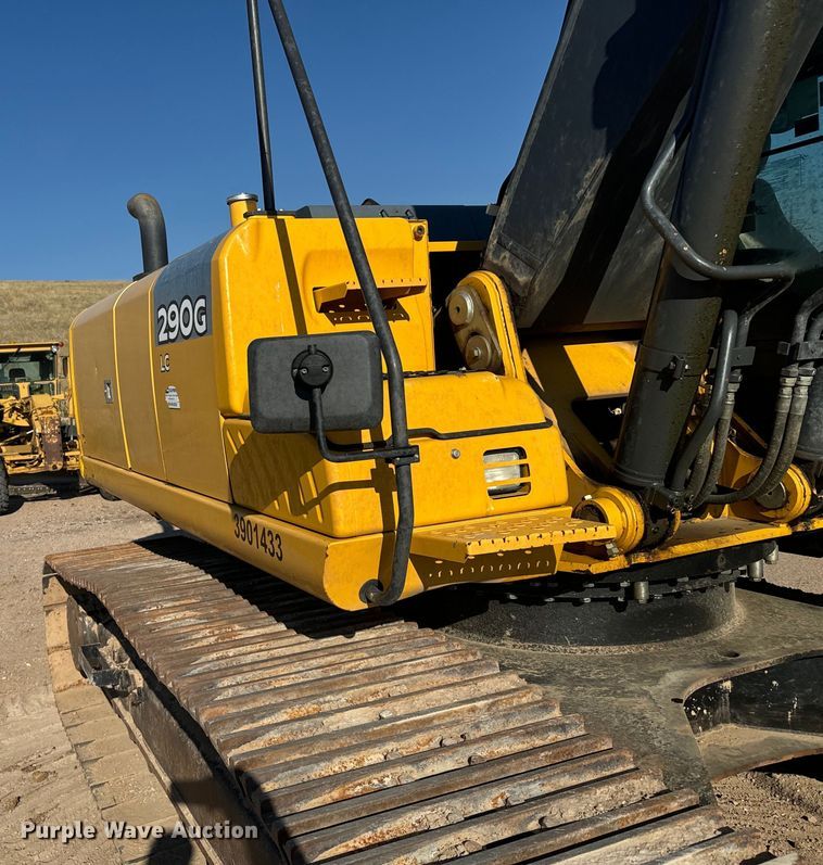 image for item DX3517 2014 John Deere  290G excavator