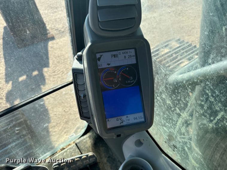 image for item DX3517 2014 John Deere  290G excavator