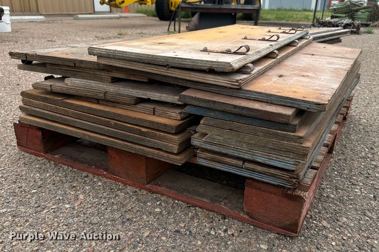 image for item DX3552 Concrete forms