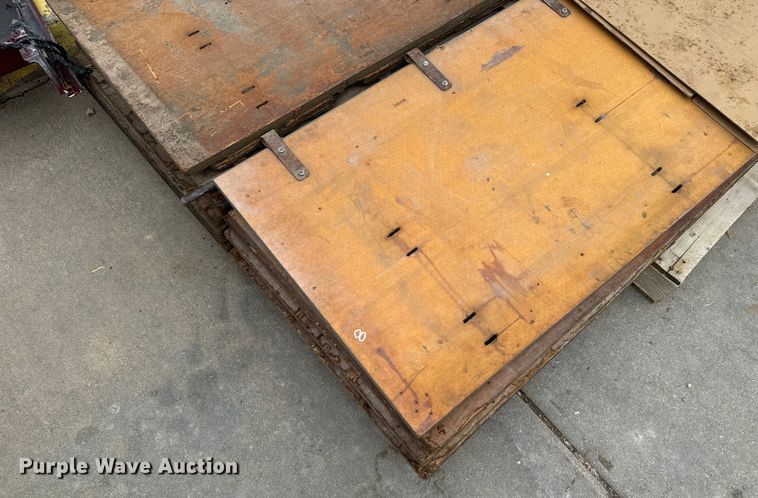 image for item DX3552 Concrete forms