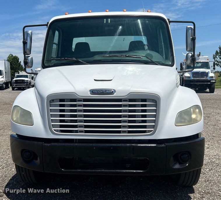 image for item EG0768 2006 Freightliner  Business Class M2 fuel / lube truck