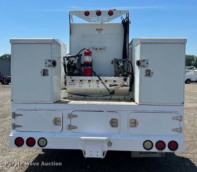 image for item EG0768 2006 Freightliner  Business Class M2 fuel / lube truck