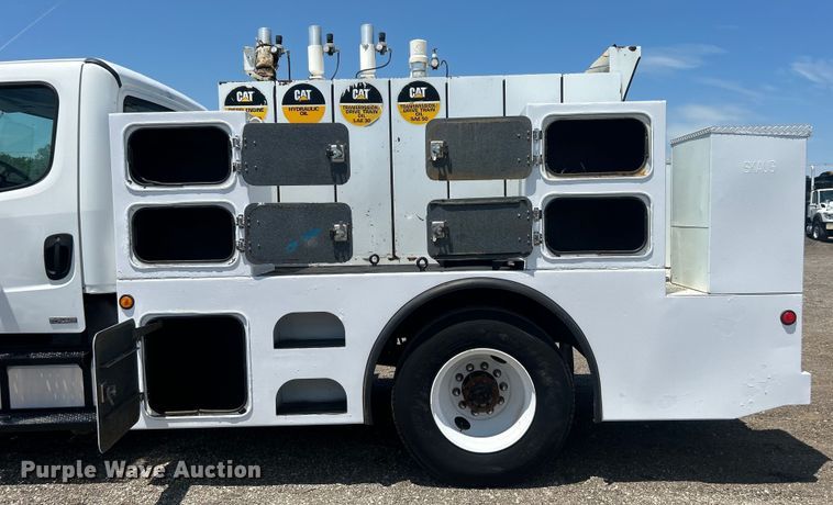 image for item EG0768 2006 Freightliner  Business Class M2 fuel / lube truck