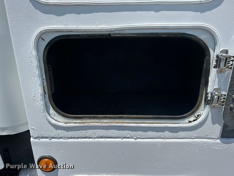 image for item EG0768 2006 Freightliner  Business Class M2 fuel / lube truck