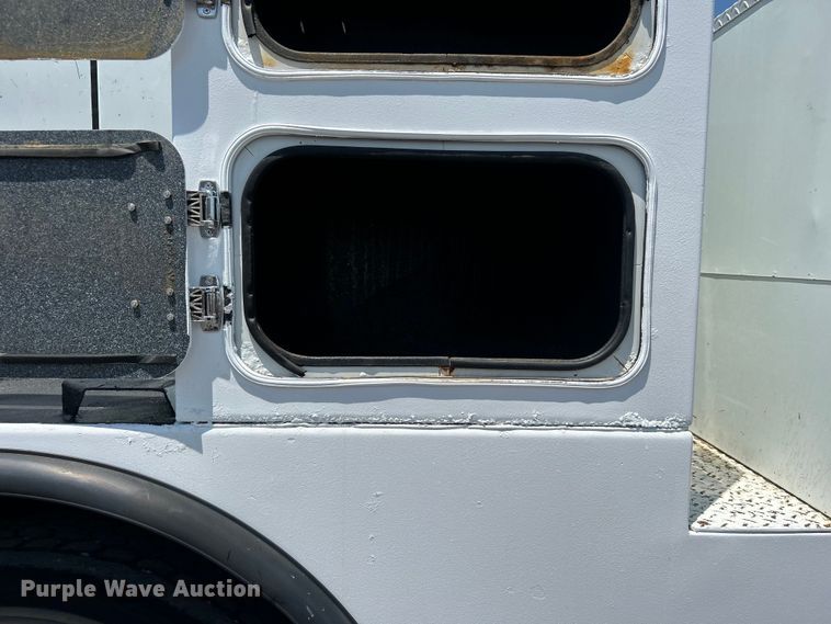 image for item EG0768 2006 Freightliner  Business Class M2 fuel / lube truck