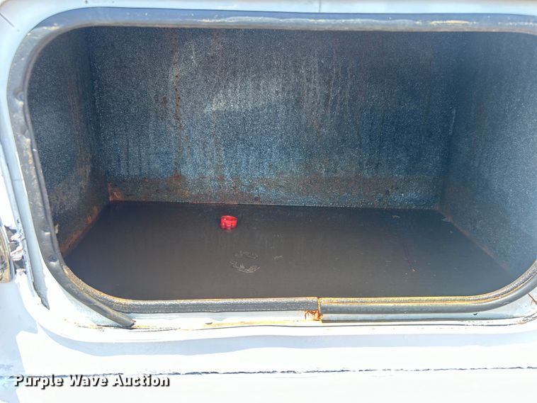 image for item EG0768 2006 Freightliner  Business Class M2 fuel / lube truck