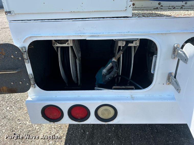 image for item EG0768 2006 Freightliner  Business Class M2 fuel / lube truck