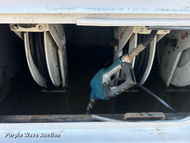 image for item EG0768 2006 Freightliner  Business Class M2 fuel / lube truck