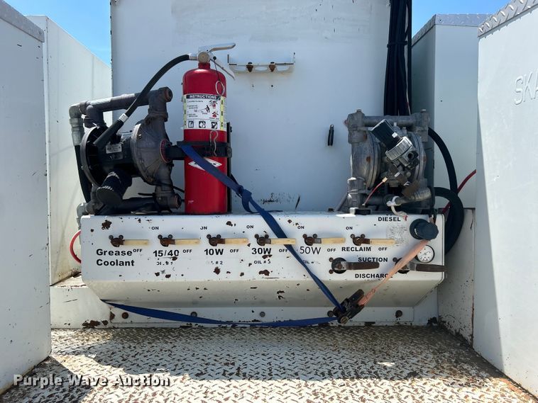 image for item EG0768 2006 Freightliner  Business Class M2 fuel / lube truck