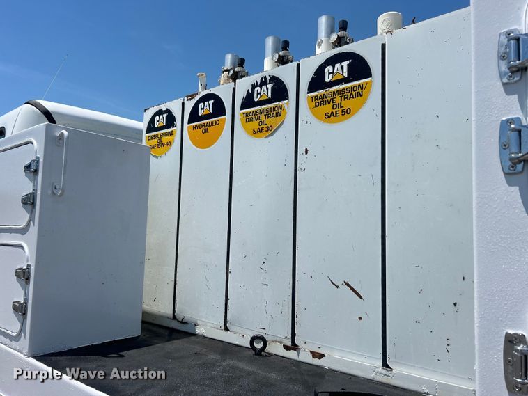 image for item EG0768 2006 Freightliner  Business Class M2 fuel / lube truck