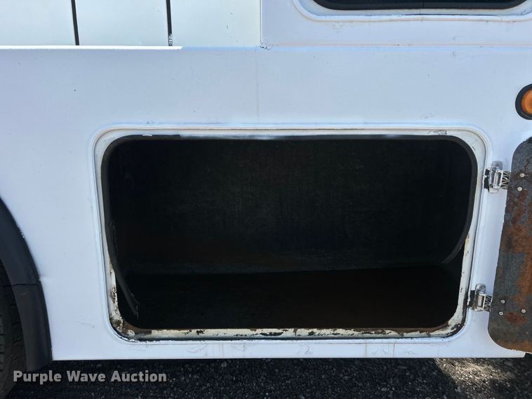 image for item EG0768 2006 Freightliner  Business Class M2 fuel / lube truck