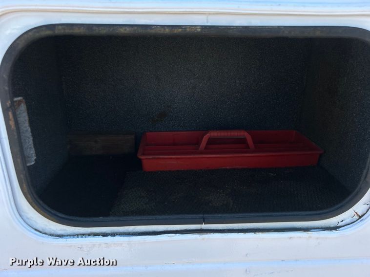 image for item EG0768 2006 Freightliner  Business Class M2 fuel / lube truck