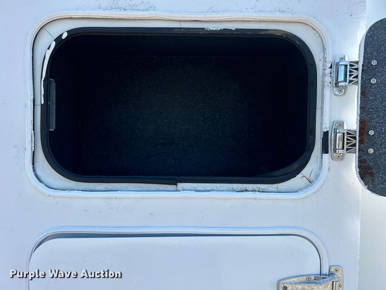 image for item EG0768 2006 Freightliner  Business Class M2 fuel / lube truck