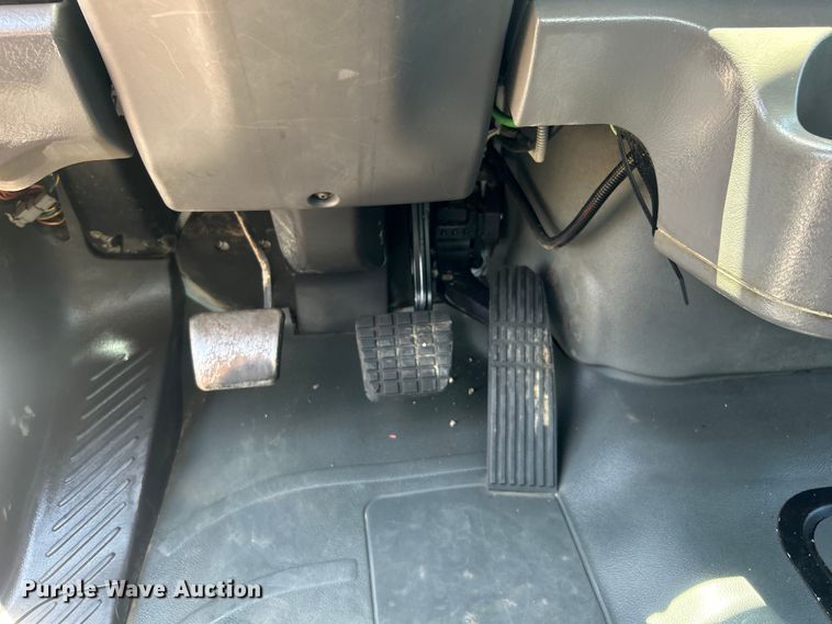 image for item EG0768 2006 Freightliner  Business Class M2 fuel / lube truck