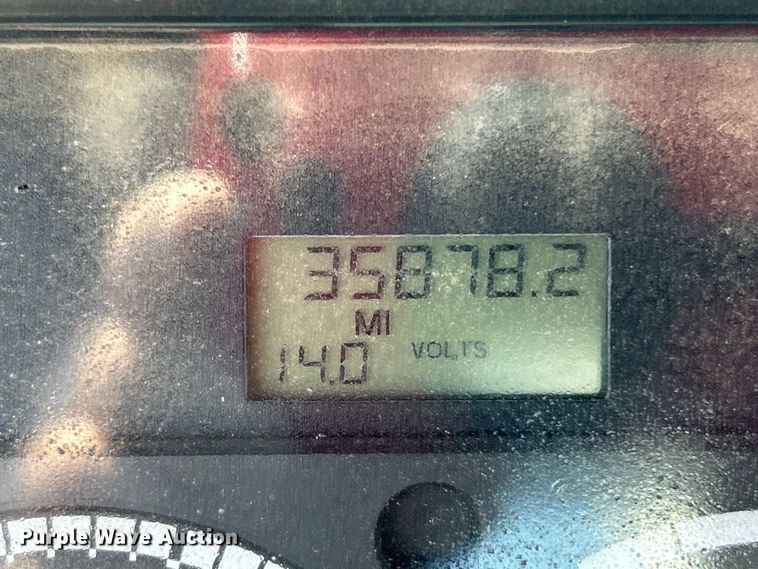 image for item EG0768 2006 Freightliner  Business Class M2 fuel / lube truck