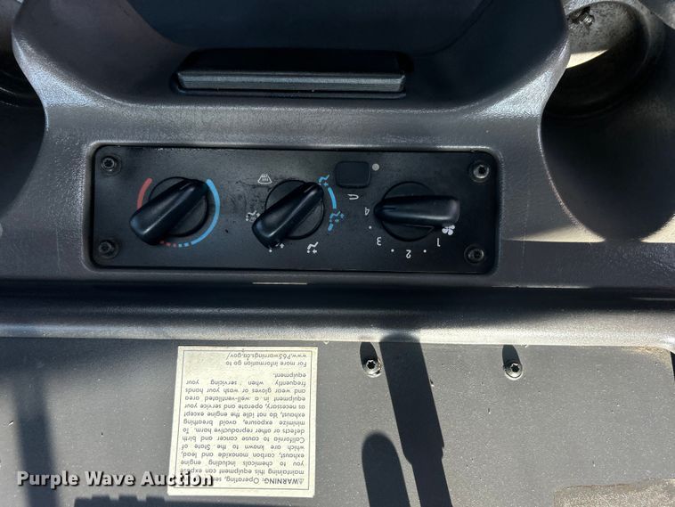 image for item EG0768 2006 Freightliner  Business Class M2 fuel / lube truck