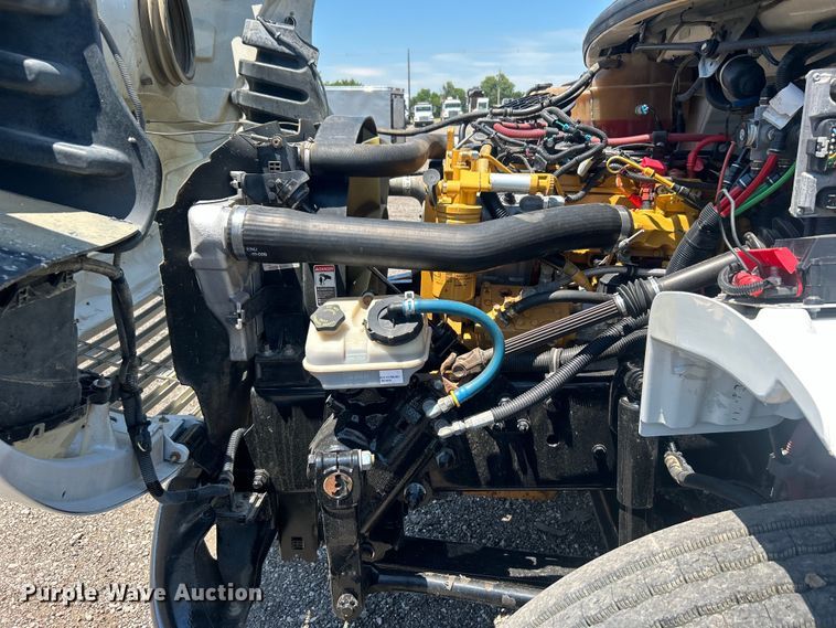 image for item EG0768 2006 Freightliner  Business Class M2 fuel / lube truck