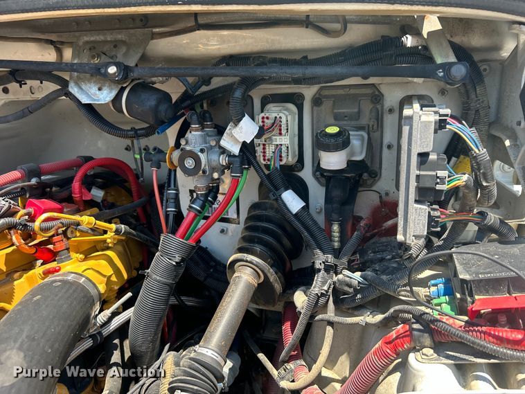 image for item EG0768 2006 Freightliner  Business Class M2 fuel / lube truck