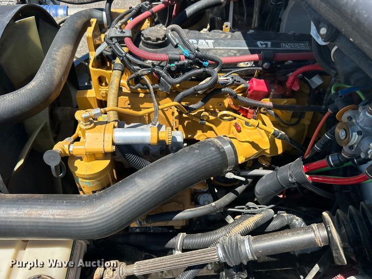 image for item EG0768 2006 Freightliner  Business Class M2 fuel / lube truck