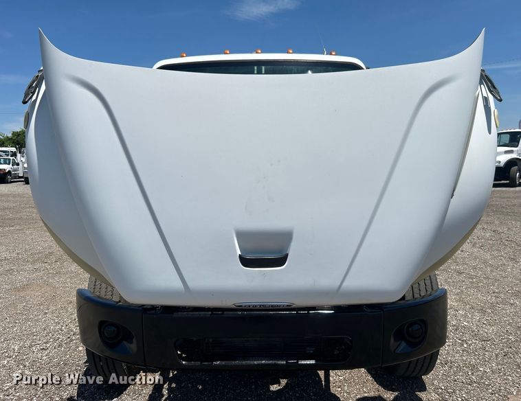 image for item EG0768 2006 Freightliner  Business Class M2 fuel / lube truck