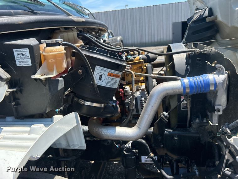 image for item EG0768 2006 Freightliner  Business Class M2 fuel / lube truck