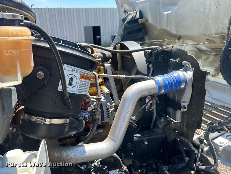 image for item EG0768 2006 Freightliner  Business Class M2 fuel / lube truck