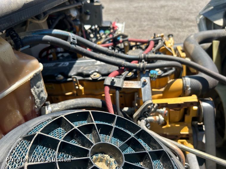 image for item EG0768 2006 Freightliner  Business Class M2 fuel / lube truck