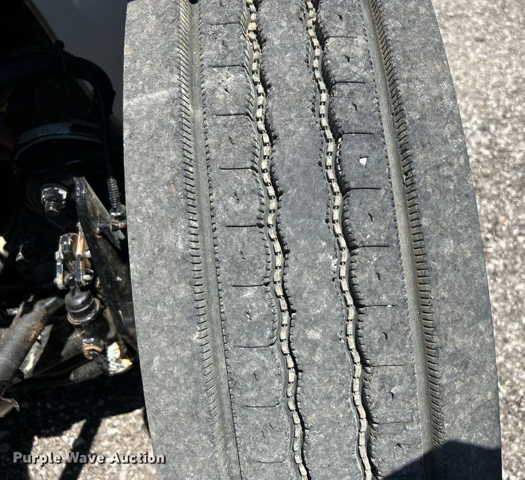 image for item EG0768 2006 Freightliner  Business Class M2 fuel / lube truck