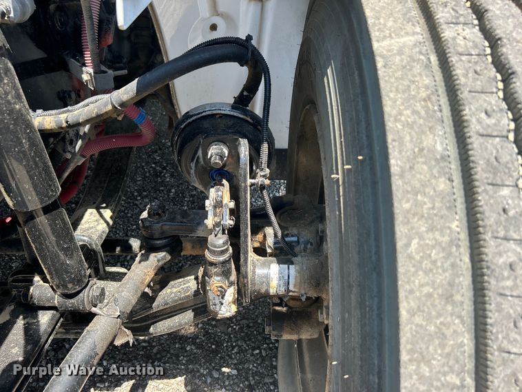 image for item EG0768 2006 Freightliner  Business Class M2 fuel / lube truck