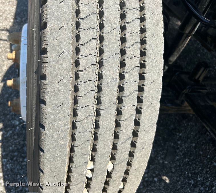 image for item EG0768 2006 Freightliner  Business Class M2 fuel / lube truck